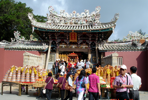 2011年6月30日 中国福建东山关帝庙，首次采用素斋祭祀关圣帝君，“既不杀生又环保卫生与时俱进”